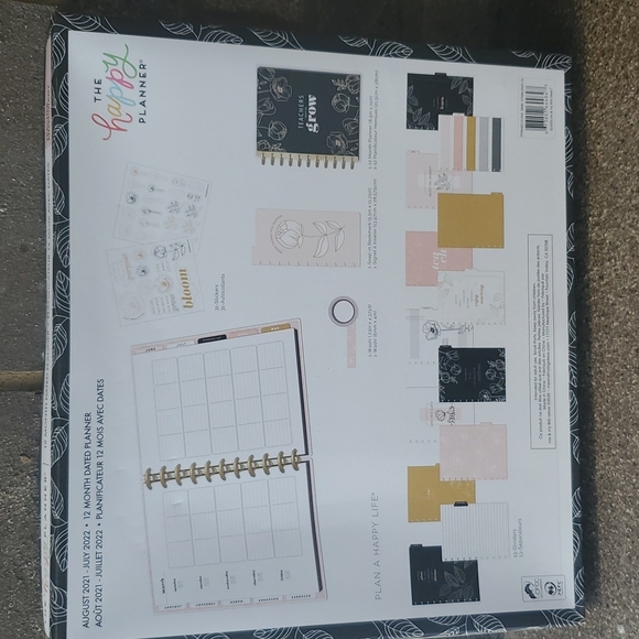 TEACHER'S ACCESSORIES - Picture 3 of 4